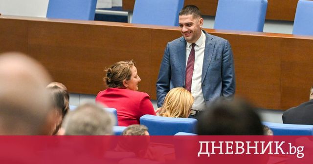 Христо Гаджев положи клетва като депутат на мястото на Делян Добрев