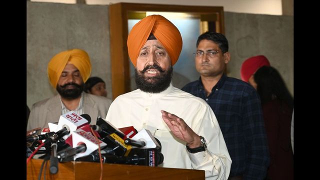 32 AAP MLAs in touch, says Bajwa; Arora rubbishes claim