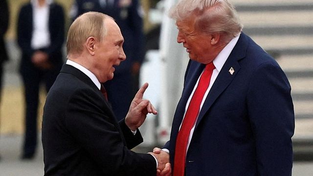 Bruselas asegura que Putin no tiene prohibido entrar en la UE y que podrá viajar a la reunión de Budapest