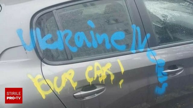 Zeci de mașini au fost vandalizate în Franța cu mesaje suspecte legate de Ucraina. „Manipulări ale agenților ruși”