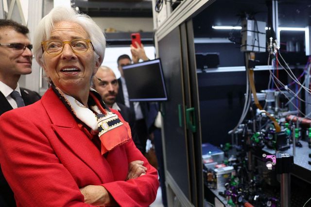 Bce lascia i tassi fermi al 2,25%