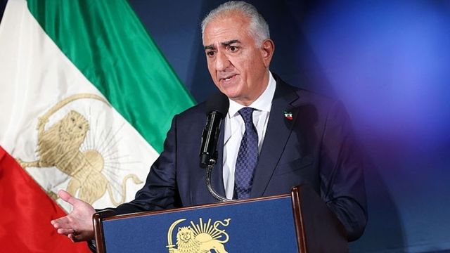 Синът на последния ирански шах призова силите за сигурност в Иран към преврат