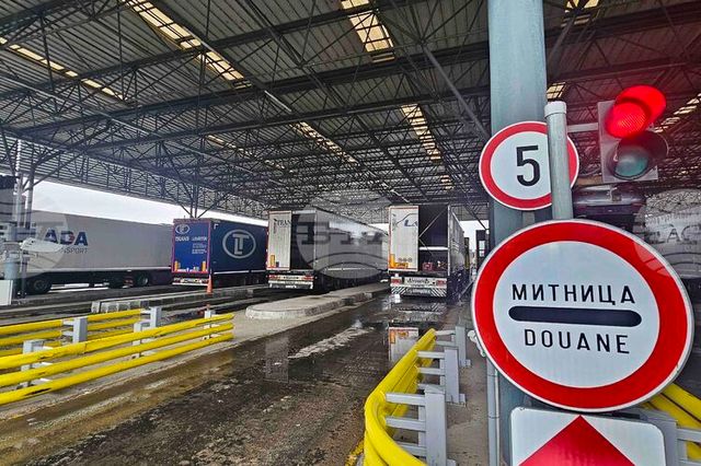 Интензивен е трафикът на товарни автомобили на граничен пункт „Капитан Андреево“