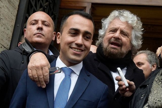 Di Maio a Grillo: "Potrai anche stoppare Conte, ma lui ti porterà via anche l'argenteria"