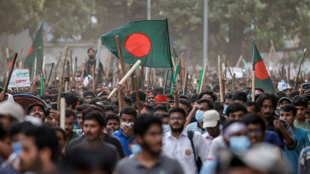 Who were 'Razakars' of Bangladesh and why are they at the center of protests?