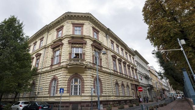 Öt ügyben tett feljelentést a Miniszterelnökség