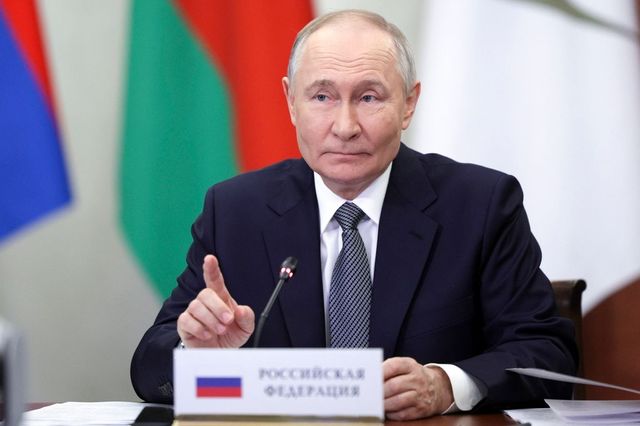 Putin: “Vogliamo concludere la guerra in Ucraina, non congelarla. Negoziati in Slovacchia”