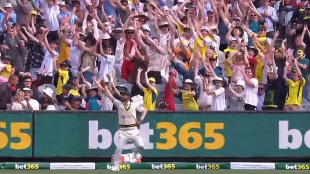 Watch: MCG crowd hilariously dance to Hasan Ali's moves on Boxing Day Test match