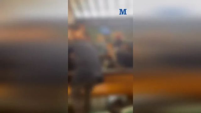 Napoli, rissa in tribunale dopo la sentenza sulla fabbrica di fuochi: il video