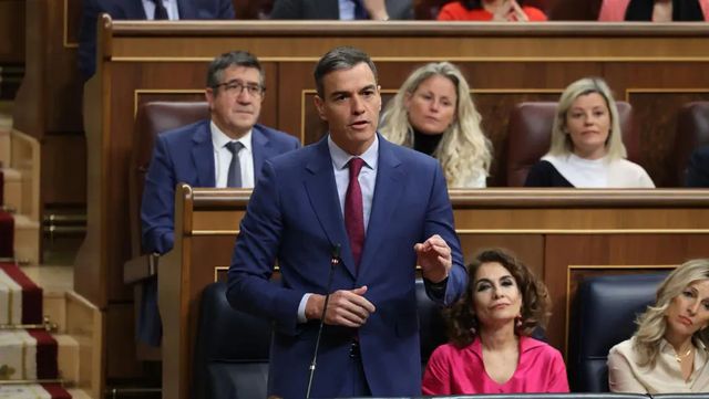 Sánchez celebra ante Feijóo el resultado electoral en Euskadi: “Les ganamos 9 a 1”