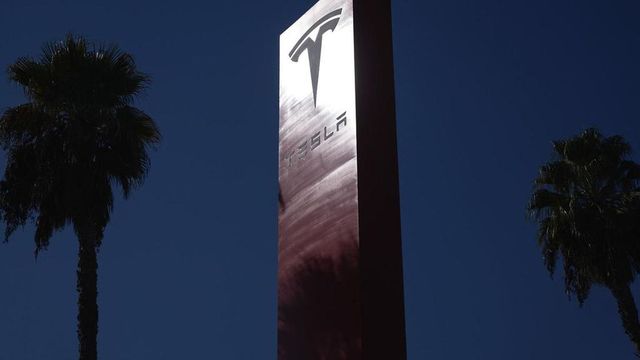 Tesla richiama oltre 2 milioni di veicoli