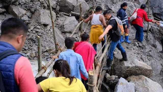 Sikkim Landslide 15 more stranded tourists evacuated from Lachung