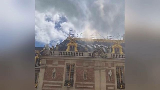 Incendiul de la Palatul Versailles