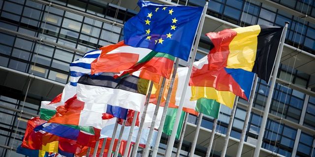 Polonia, obligată să plătească penalități Comisiei Europene