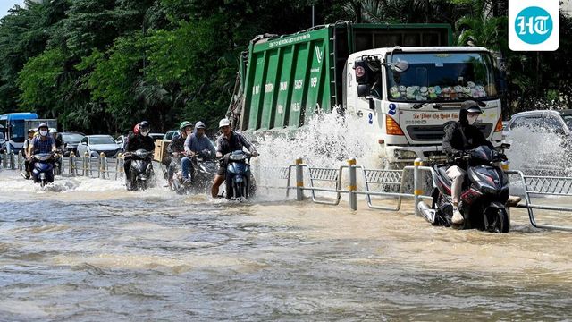 Heavy rain pounds Odisha, deep depression moving towards coast