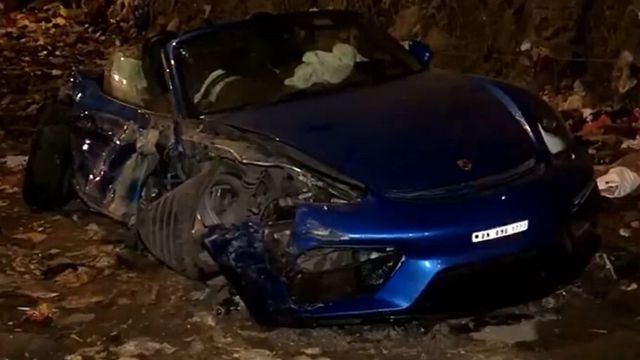 Porsche Crashes Into Divider While Racing BMW On Mumbai Expressway, Driver Injured