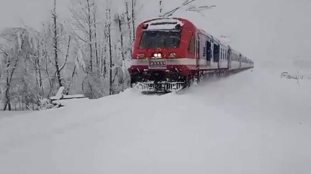 Ashwini Vaishnaw Shares Video Of Train Running Amidst Snowfall In Kashmir