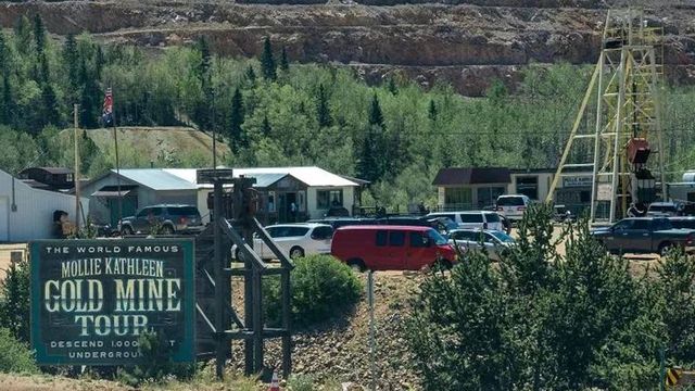 Al menos un muerto y varios turistas atrapados en una mina de oro en Colorado