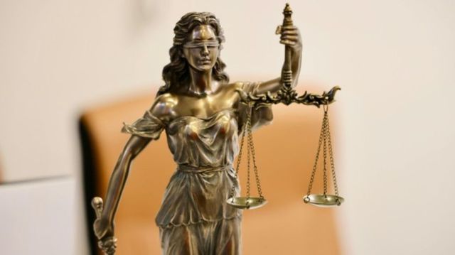 Fost vicepreședinte de instanță, trimis în judecată pentru escrocherie și fals în declarații