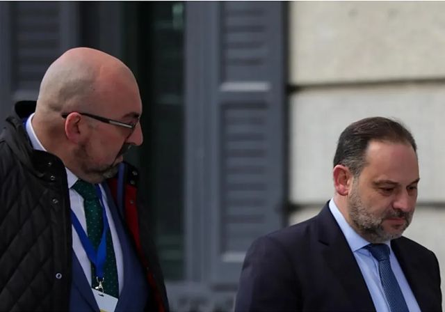 Ábalos y Koldo seguirán en prisión por riesgo de fuga a la espera del juicio