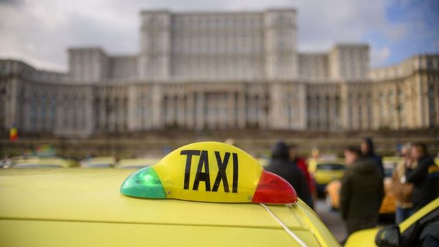 București: Cinci taximetriști reținuți pentru furt