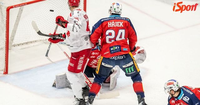 ONLINE: Třinec hostí ve šlágru Pardubice. Sparta proti Boleslavi, odčiní Kometa debakl?