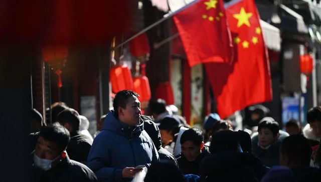 China impone a EEUU aranceles del 10% y 15% al petróleo, gas licuado, carbón y coches de gran cilindrada