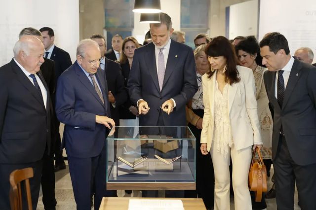 La Universidad de Sevilla aporta más de 30 piezas a la exposición de 'Los Machado. Retrato de Familia'