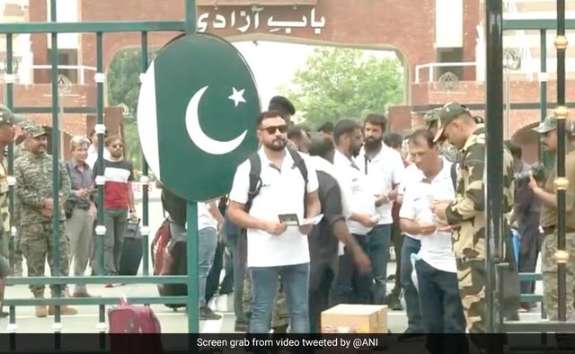 Pakistan hockey team reaches India via Attari-Wagah border for Asian Champions Trophy