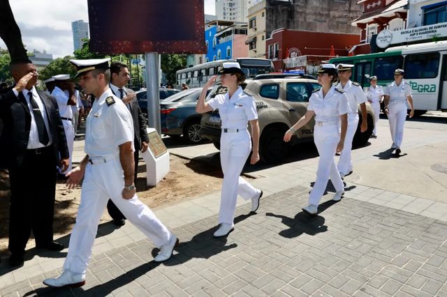 La princesa Leonor, de fiesta con sus compañeros en Salvador de Bahía