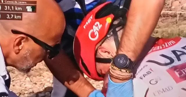 Una tremenda caída retira a Pogacar de la Vuelta