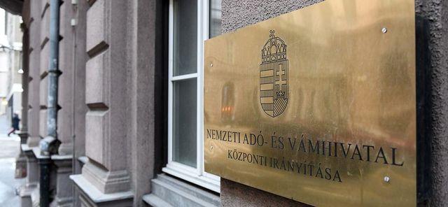 Szolgálati fegyverével lett öngyilkos egy NAV-dolgozó Pécsen