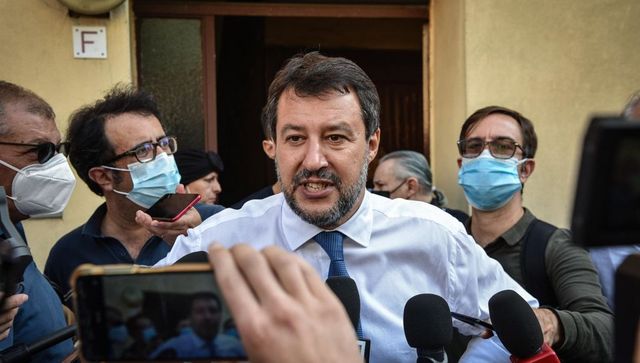 Meloni in ritardo, Salvini va via: salta conferenza stampa