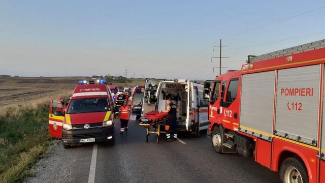 Planul roșu activat pe DN 14, la Slimnic, în urma unui accident cu patru autoturisme. Trafic blocat