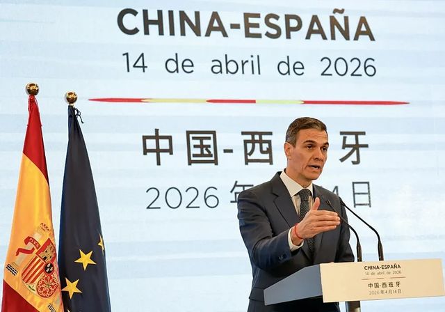 El CIS dispara al PSOE casi 13 por encima del PP