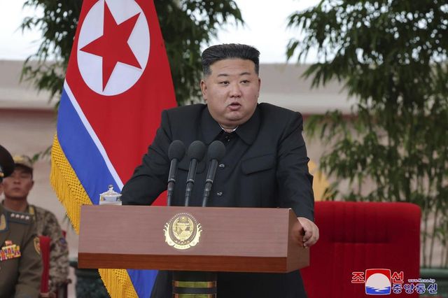 Corea del Nord: Kim, useremo senza esitazione armi nuclari se attaccati