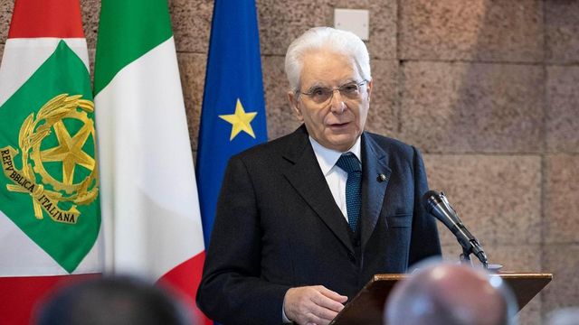 Mattarella, 'abbattere debito necessità ineludibile'