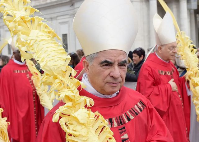 Un cardinal de la Vatican, condamnat la cinci ani și jumătate de închisoare