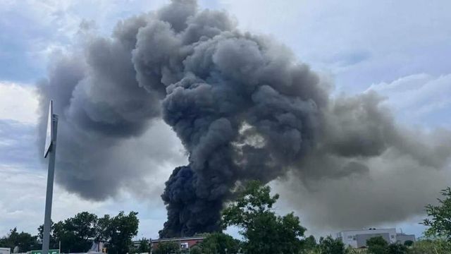 Няма опасност за хората заради пожара в завода за третиране на отпадъци в София, увериха от Столичната община