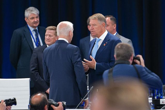 Cu cine s-a dus Klaus Iohannis la summitul NATO