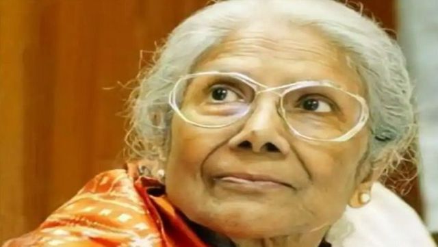 Legendary Bengali singer Sandhya Mukhopadhyay passes away at 90