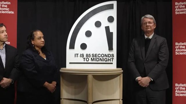 L'Orologio dell'Apocalisse mai così vicino a mezzanotte, lancette a 85 secondi