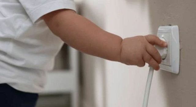 Bimba di 4 anni muore folgorata mentre era a casa dei nonni nel Vercellese