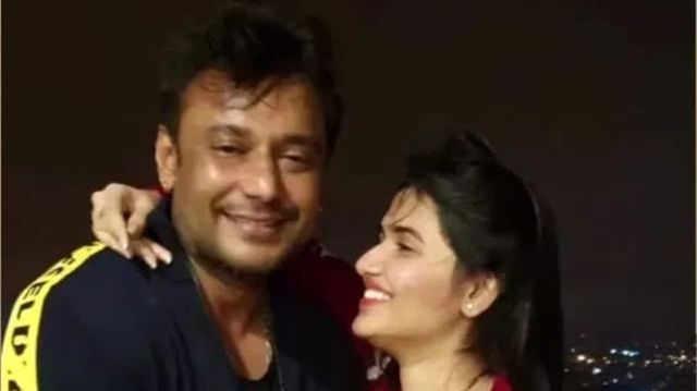 Actor Darshan's Co-Star Seen Wearing Make-Up In Custody, Cop Asked To Explain