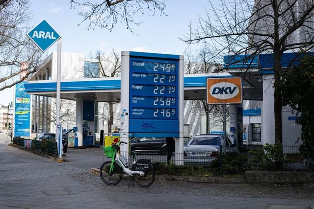 Prețul litrului de motorină a trecut pentru prima dată pragul de 2,50 euro în Germania