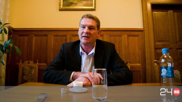 Visszalép Botka László egyik kihívója