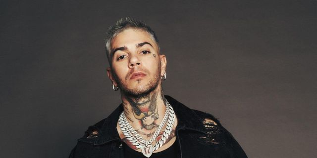 Inchiesta ultrà a Milano, il rapper Emis Killa indagato per i legami con l’ex capo della Curva Sud Luca Lucci