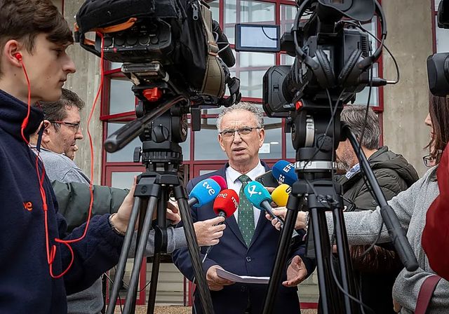 La gestora del PSOE extremeño integra distintas tendencias para impulsar el relevo de Gallardo