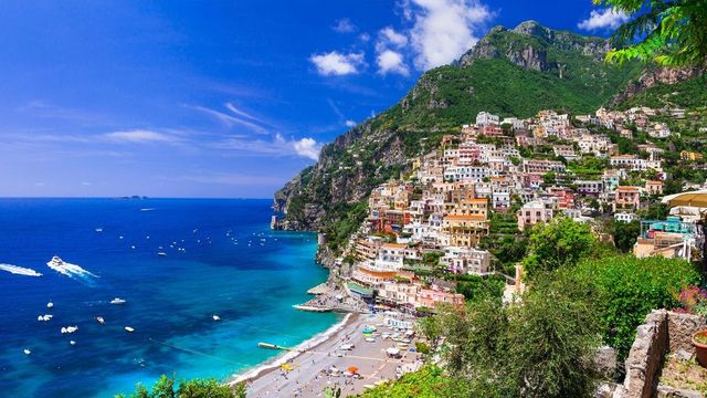 Bandiere Blu 2024, ecco le spiagge top: Liguria al vertice