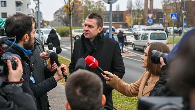 Találkozás két fiatalemberrel – Menczer Tamás különleges videót osztott meg